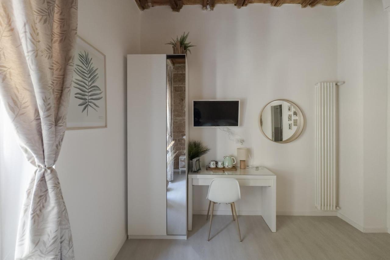 White Ostilia Guesthouse Rom Eksteriør billede