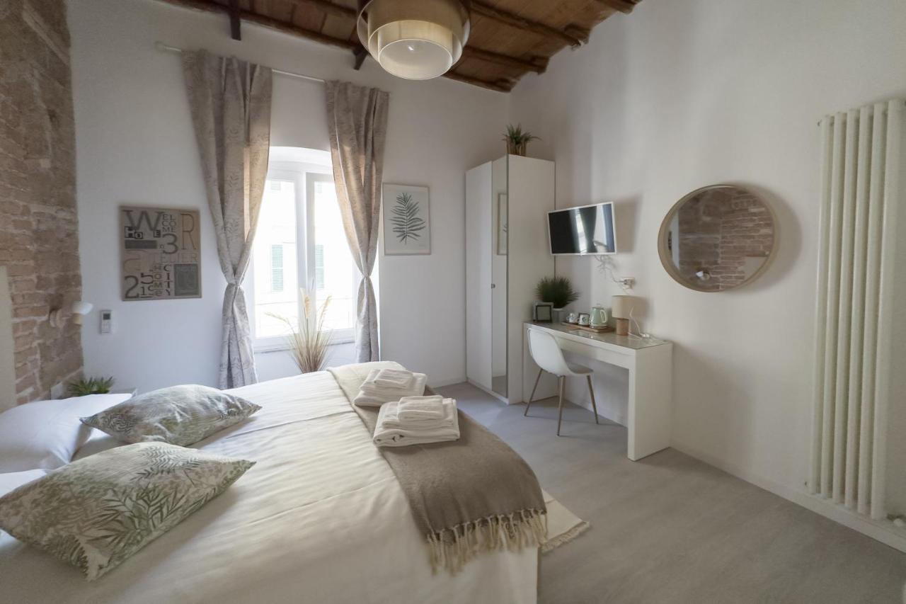 White Ostilia Guesthouse Rom Eksteriør billede